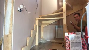 Лестница с поворотом на 180 градусов с забежными ступенями.