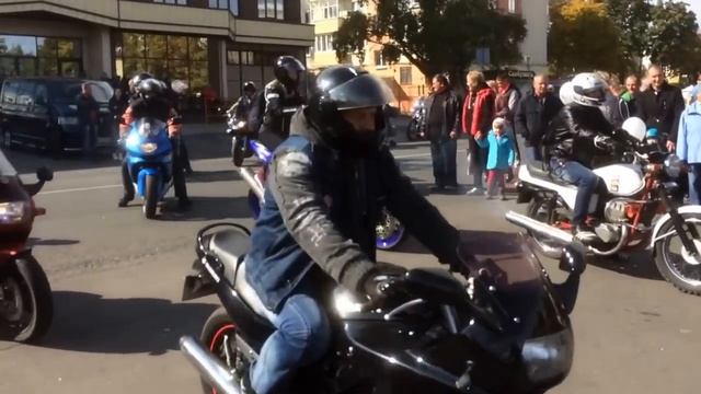 Парад байкеров на Центральной площади в Светлогорске смотреть онлайн