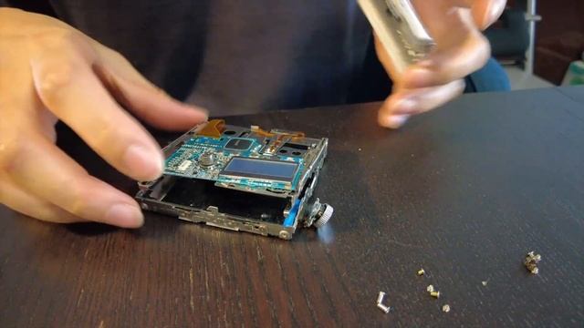 Sony n10 MiniDisc player teardown and swap cases. смотреть онлайн