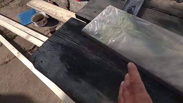 Чтобы дерево в земле не гнило. смотреть онлайн