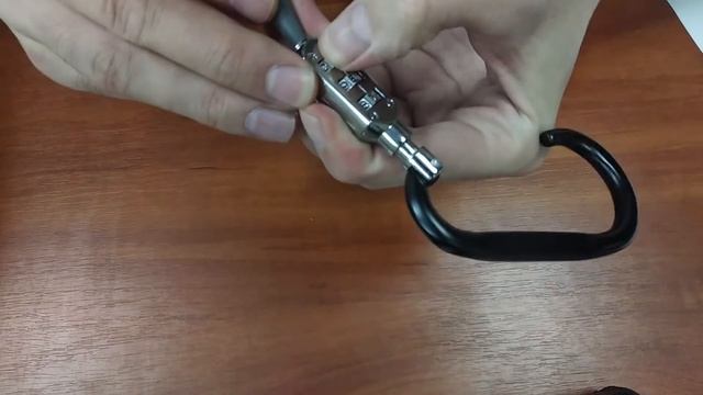 Карабин с кодовым замком. Как установить собственную комбинацию. www.maysterfix.com смотреть онлайн