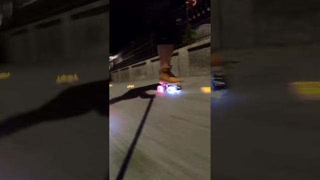 Катаемся на квадах роликах ночью. смотреть онлайн