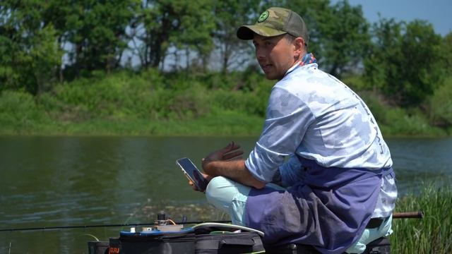 БЕШЕНЫЙ КЛЕВ НА РЕКЕ / Тренировка перед турниром / Fros Fishing смотреть онлайн