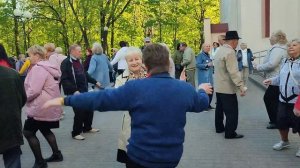 Танцуем под ВОСТОЧНУЮ музыку...в Гомельском парке...29.04.2023года.