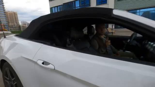 Форд Мустанг кабриолет 2018. Обзор фишек. Для чего покупать такую машину. Выпрыгнуть за 2 секунды