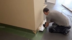 Покров. Ардженикидзе. Укладка линолеума с заводом на стену.