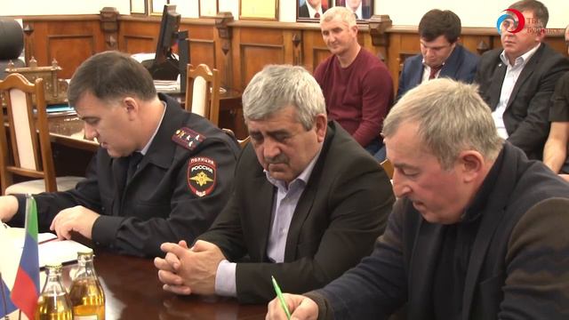 Исламудин Нургудаев провел совещание с работниками коммунальных служб города // Буйнакск смотреть онлайн