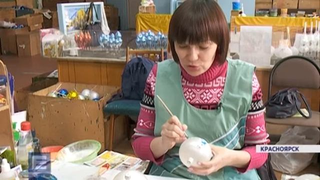 На Красноярской фабрике игрушек показали сувениры - символы Универсиады-2019 смотреть онлайн