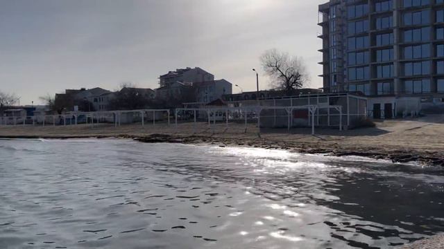 Зима в Крыму, январь 2023 года, пляж Омега, Севастополь смотреть онлайн