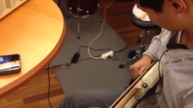 Yamaha THR10H - Bass test смотреть онлайн