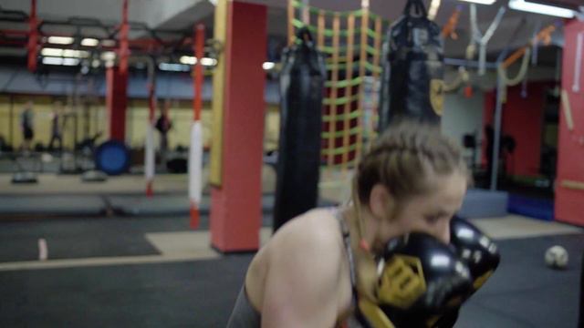 Trening Video Boxing Girl