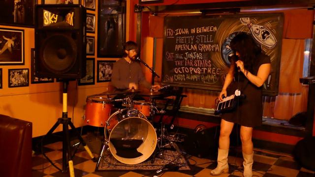 Jinjas Skylark Lounge August11 2108 смотреть онлайн