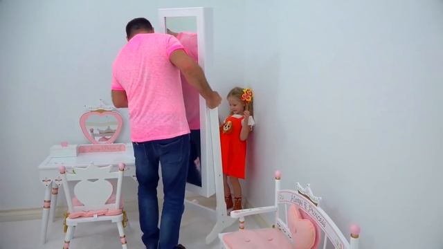 Stacy and her new pink room смотреть онлайн