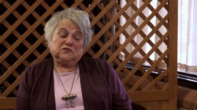 Sculptor Frances Segelman sculpts Holocaust survivor Ivor Perl смотреть онлайн