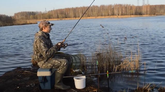 Ловля на фидер на Десногорском водохранилище 06.04.2014г смотреть онлайн