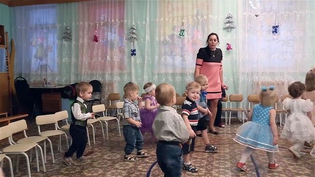 Новогодний утренник ясельной группы "Лучики" в детском саду №42 г.Костромы смотреть онлайн