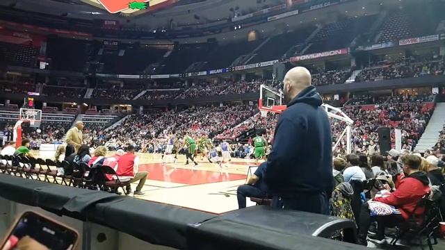 Went to my first globetrotters game смотреть онлайн