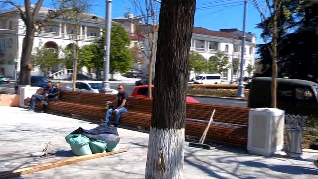 Что происходит на площади Ушакова (продолжение) смотреть онлайн