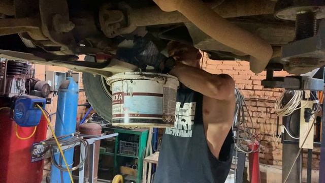 Замена масла и фильтра DODGE RAM 1500 2006 г.в. Пошаговая инструкция. Ремонт авто своими руками. смотреть онлайн