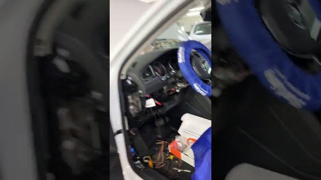 VW Tiguan - бронирование полиуретановой пленкой Дельтаскин, установка автосигнализации StarLine смотреть онлайн