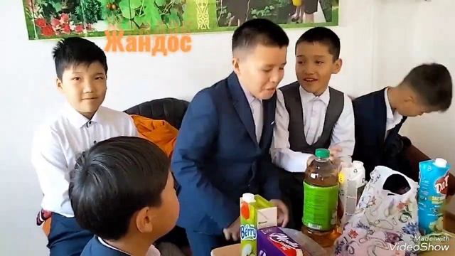 Жас натуралист үйірме оқушыларының Түрлі түсті кешінен смотреть онлайн