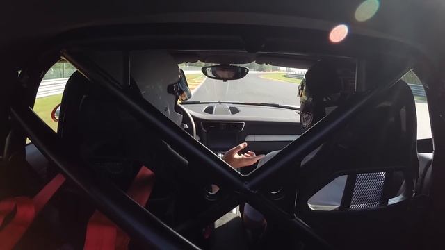 Porsche 991 GT3 vs Lotus Exige V6 Cup - Spa смотреть онлайн