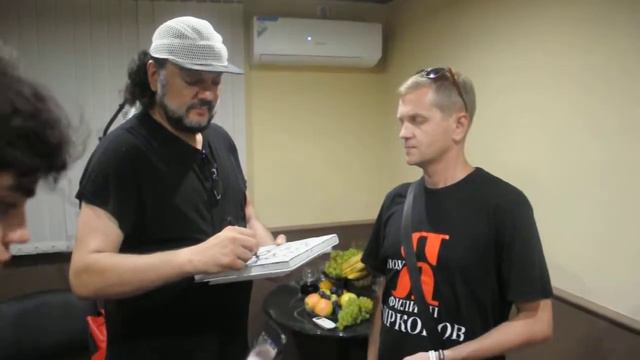 Встреча с Филиппом Киркоровым.Автографы!!! Феодосия 18.08.2017 смотреть онлайн