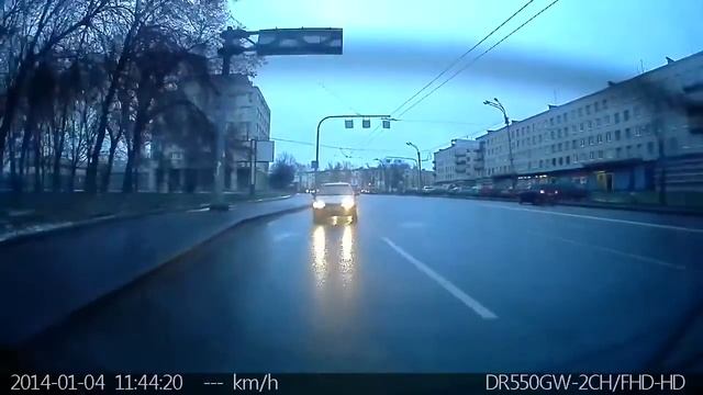 Видео со второй камеры BlackVue DR550GW-2CH смотреть онлайн