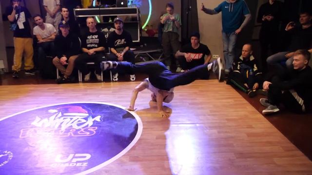 pro 1x1 bboy MA vs Тюлень - брейкданс батл WINTER WARS 2020 - брейкданс батл WINTER WARS 2020 смотреть онлайн