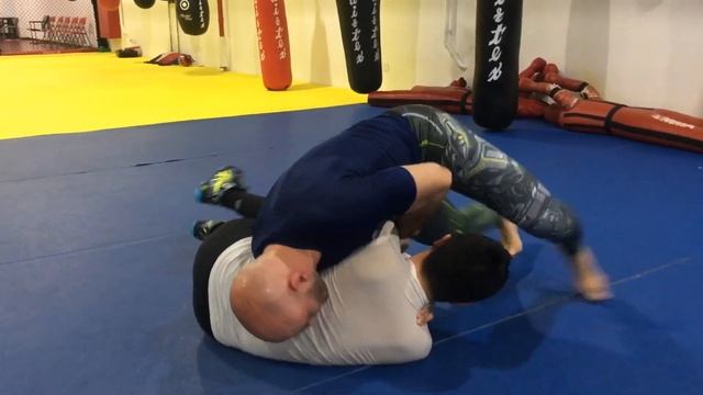 Liber Lupus Boxing/Kickboxing Equipment Review: The Pros & The Cons