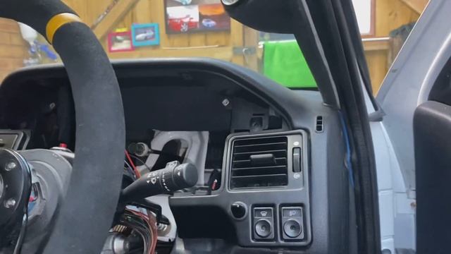 ESCORT RS 2000 mk5 bonnet cable swap out ! With no swearing . RIP KEN BLOCK смотреть онлайн
