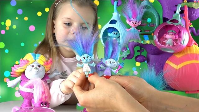 ТРОЛЛИ Дом-дерево троллей Dreamworks TROLLS Pod'ular Troll Tree House With Poppy Doll Мировой тур