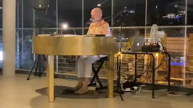 Bazz Norton - Piano Man смотреть онлайн
