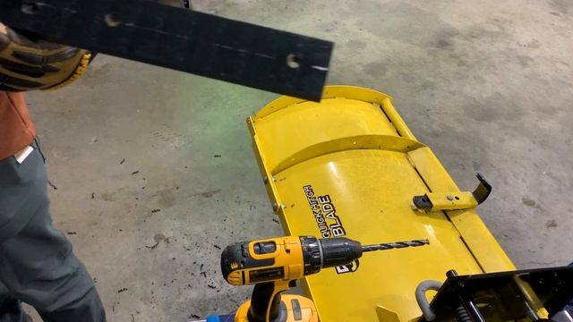 HOW TO: EASILY INSTALL A UHMW POLY SNOW PLOW EDGE ????? смотреть онлайн