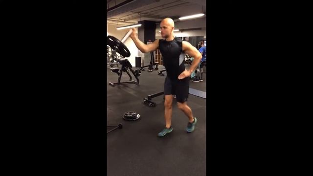 Torsonator Lunge jump and press смотреть онлайн