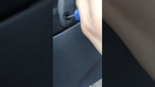 Снял дверную карту зад Лада Калина