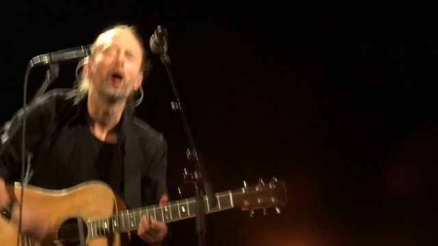 Pathway to Paris : Thom Yorke - The Clock (HD) Live In Paris 2015 смотреть онлайн