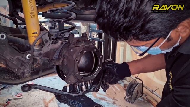 Toyota Landcruiser 70 series Front axle rebuild смотреть онлайн