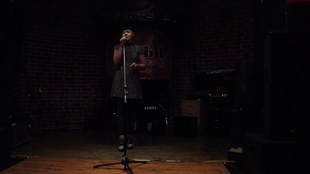 LIVE in Alibi. Людмила Хафисова. смотреть онлайн
