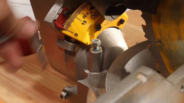 Fine Tune Your Miter Saw | Dewalt 779 Miter & Bevel Adjustment смотреть онлайн
