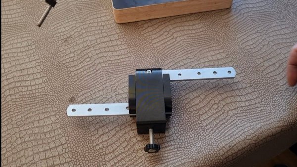 Зажим за рукоять V2