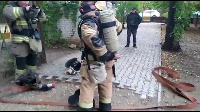 В Красноармейске в ходе учений пожарные "тушили" детский сад.mp4 смотреть онлайн