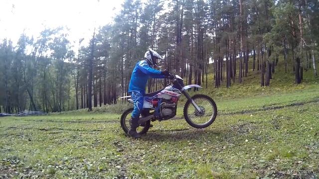 Первая эндуро тренировка KTM Freeride 350,HONDA Cr125r, BSE j1 смотреть онлайн