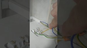 подключение к 220в подвесного шкафчика с розеткой и выключателем в ванную комнату.смотреть всем