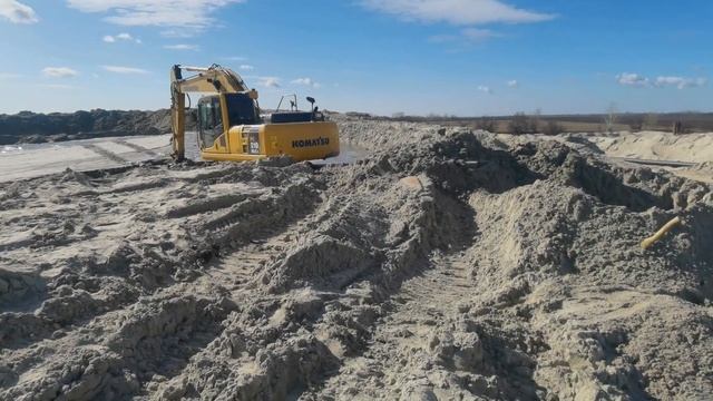 ? Начали работу на карьере в Ростовской области ? Добыча песка идет полным ходом смотреть онлайн