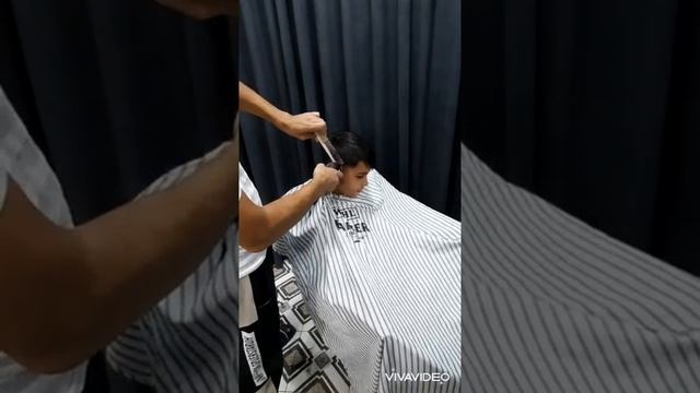 Полубокс, мужская модельная стрижка смотреть онлайн