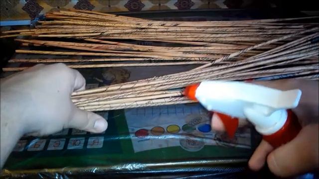 МК Как увлажнять газетные трубочки пульверизатором смотреть онлайн