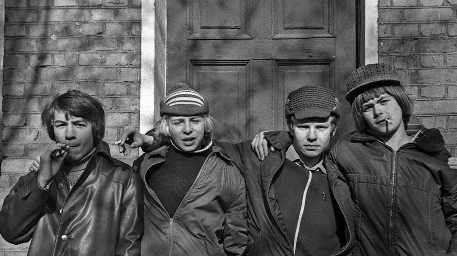 Шпана перед Олегом