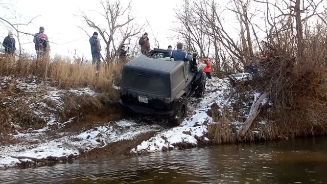 Jeep Wrangler и Mitsubishi Pajero, брод через реку Самара ! смотреть онлайн