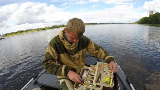 Рыбалка на Волге . Поиск рыбы . смотреть онлайн